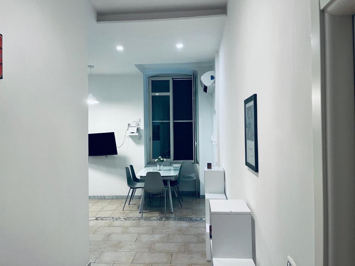 Napoletana Duomo Apartment เนเปิลส์ ภายนอก รูปภาพ
